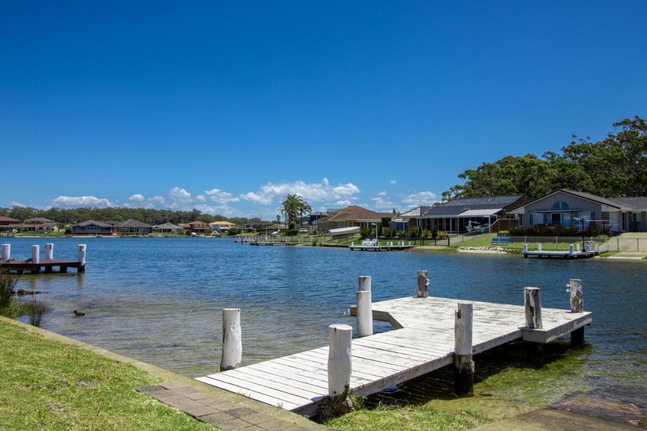 Riverfront Delight Holiday home