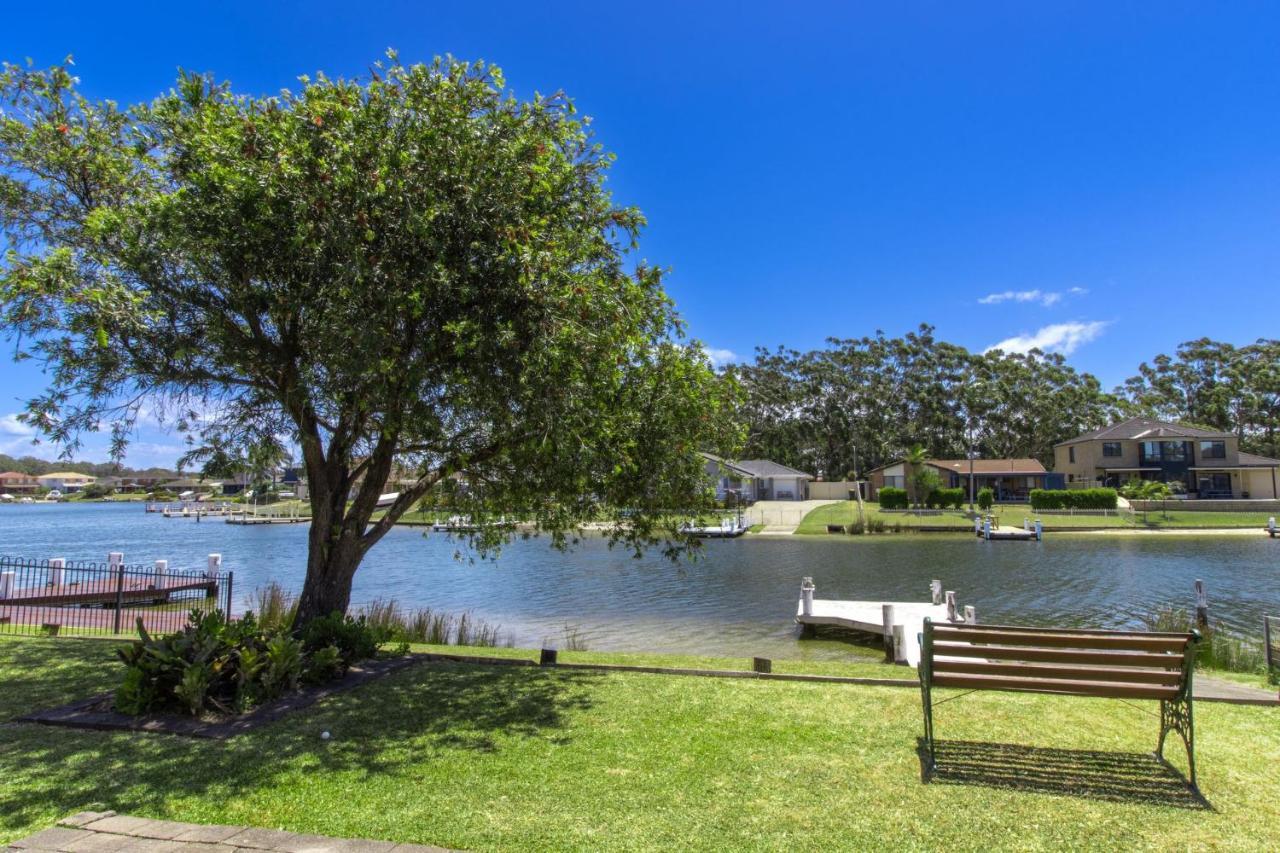 Riverfront Delight Holiday home *