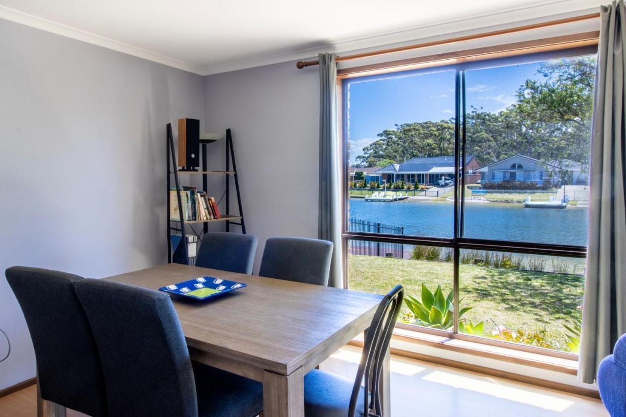 Riverfront Delight Holiday home *